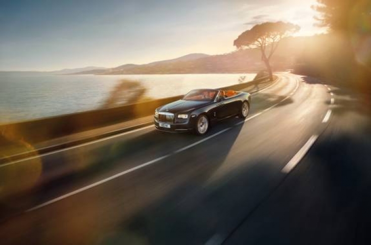 Rolls-Royce unveils ‘Dawn’ online