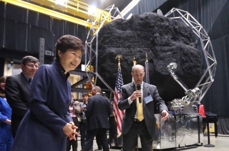 Park seeks U.S. ties on space industry