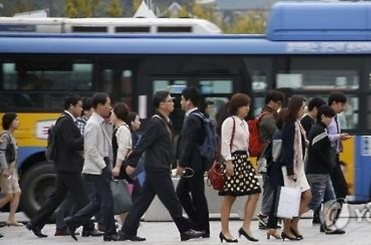 Koreans’ average work hours still second-longest in OECD