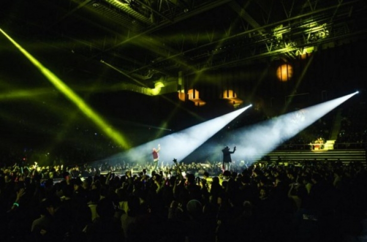 Veteran hip-hop duo Jinusean packs stage for exclusive concert