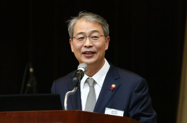 Debt is Korea’s biggest economic setback: FSC chief