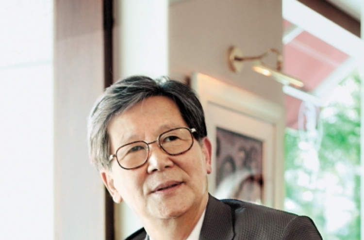 Activist, author Shin Young-bok dies at 75