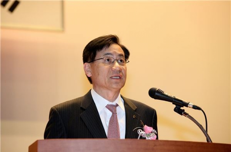 KDB chief tapped as AIIB vice president