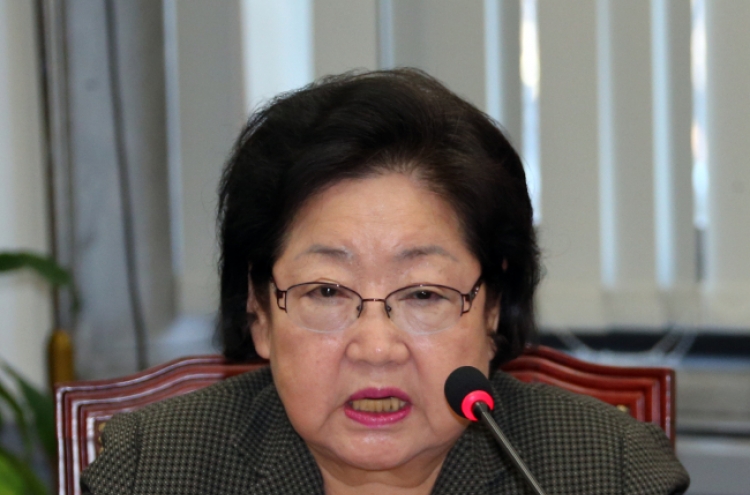 'Act less smart,’ Saenuri lawmaker advises female politicians