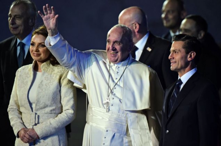 Pope in Mexico after historic talks with Russian patriarch