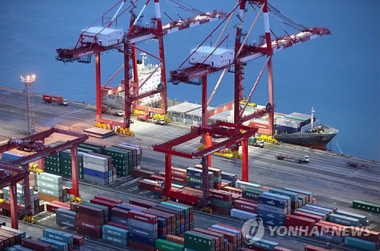 Korea's exports tumble 18.8% in January