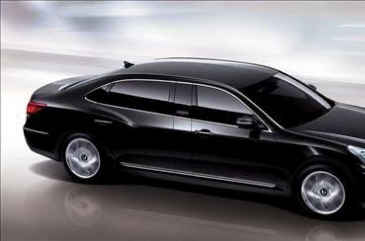 Hyundai to recall Equus, Genesis sedans for wiper glitches