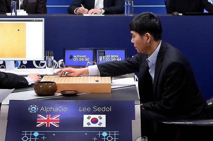 Apologetic Lee Se-dol admits to feeling pressure vs. AlphaGo