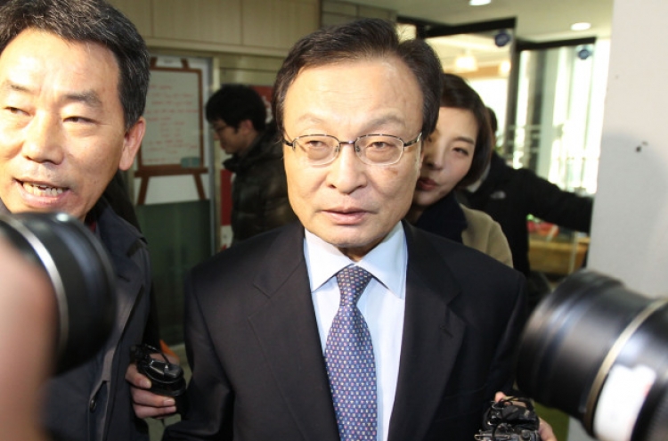 Former P.M. quits Minjoo Party in nomination feud