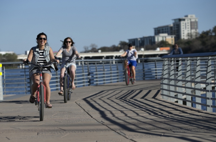 Electric bike tour gives cyclists taste of city’s trendiest restaurants