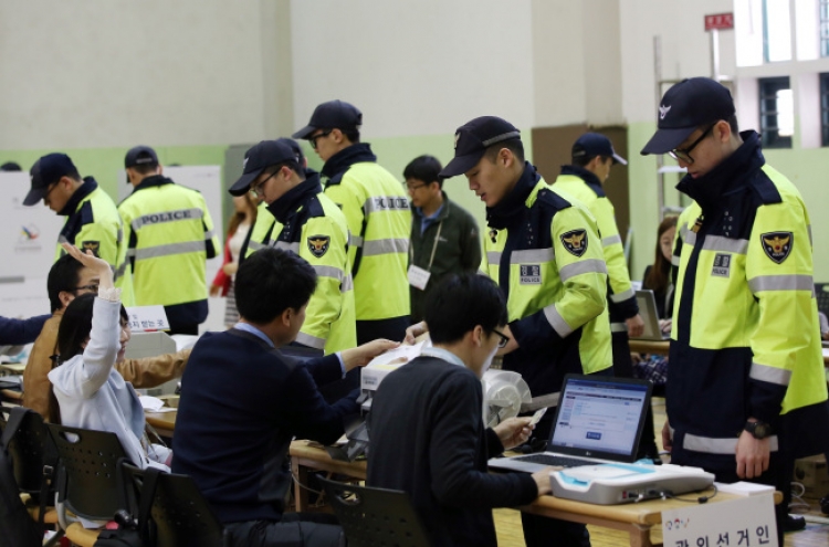 [Election 2016] First ballots cast in Korea for general election