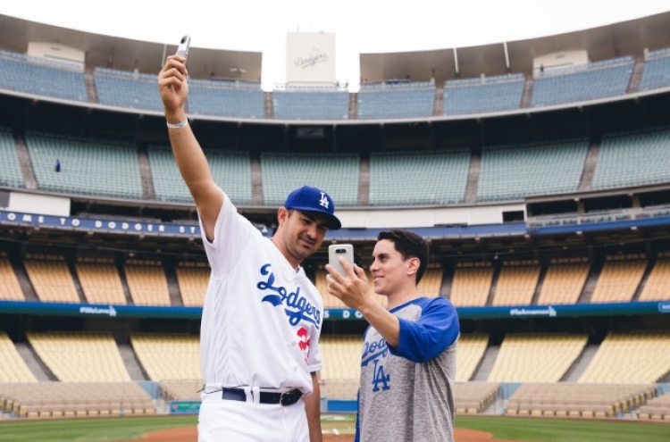 [Photo News] LG meet Dodgers