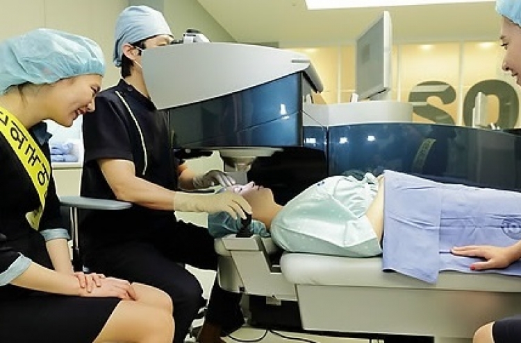 Korea pulls in 300,000 foreign patients in 2015