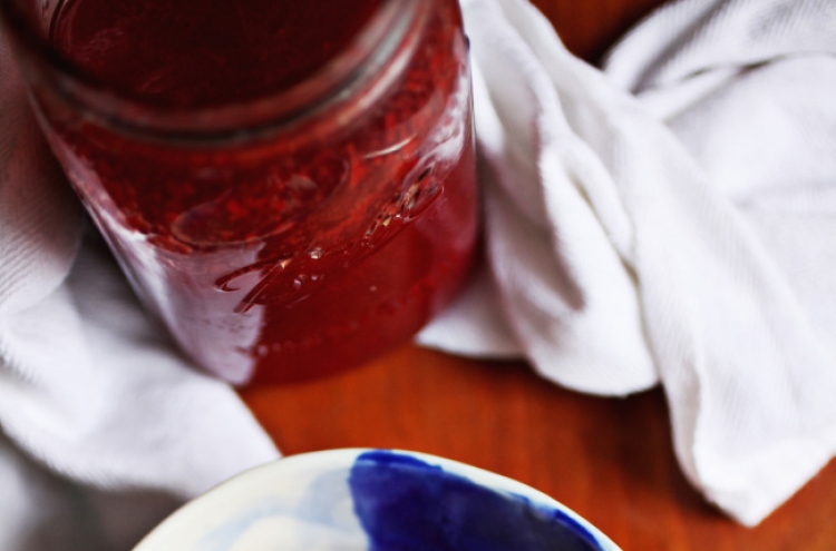 Make this delicious strawberry sauce