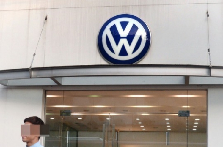 Prosecutors seek arrest warrant for VW Korea executive