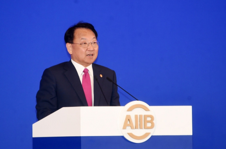 Korea Finance Minister vows full support for corporate revamp