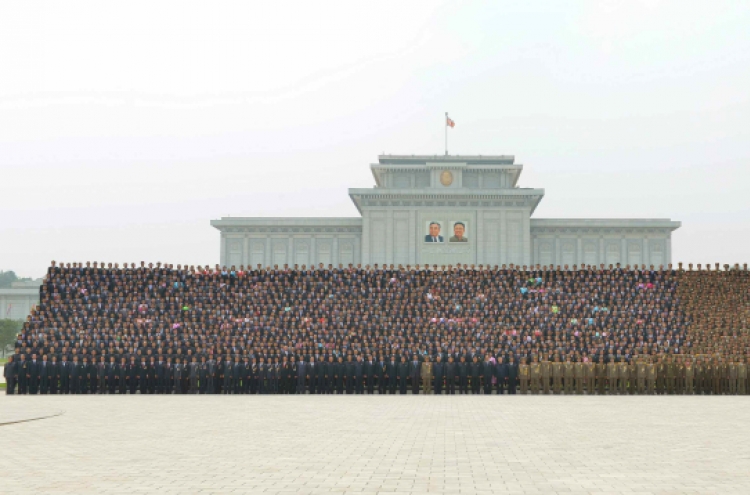 Kim Jong-un has photo session with people that helped launch Musudan missile