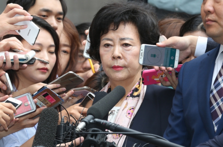Prosecutors summon Lotte founder’s daughter