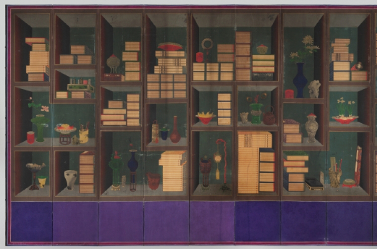 Exhibitions offer glimpse of two very different lives of Joseon