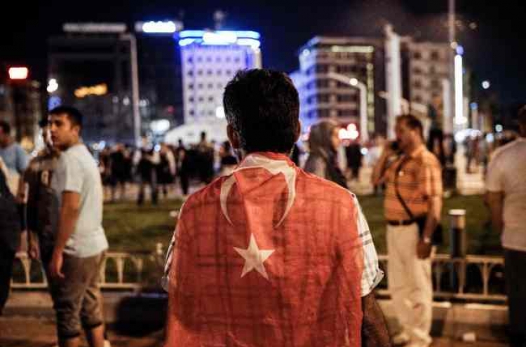 EU chiefs urge 'swift return' to constitution in Turkey