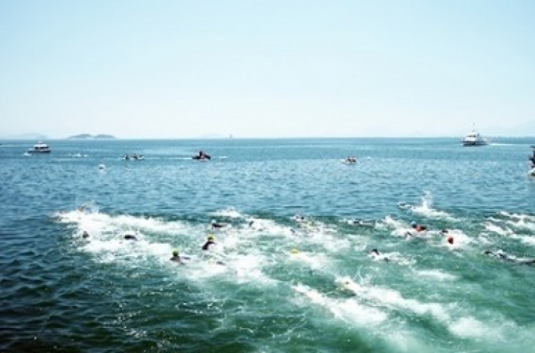 Two swimmers die at open water swimming