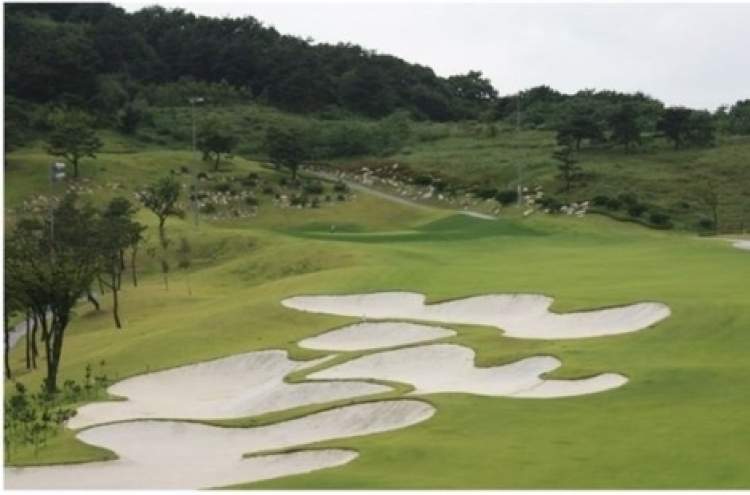 Golf courses likely to flood market