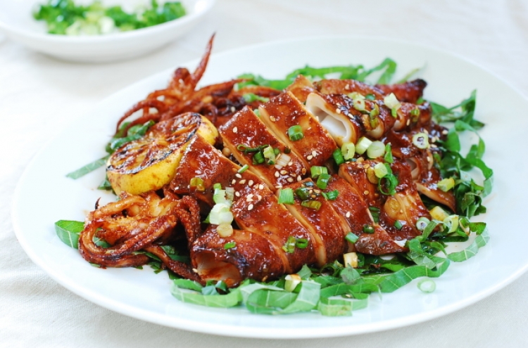 [Home Cooking] Ojingeo gui (spicy grilled squid)