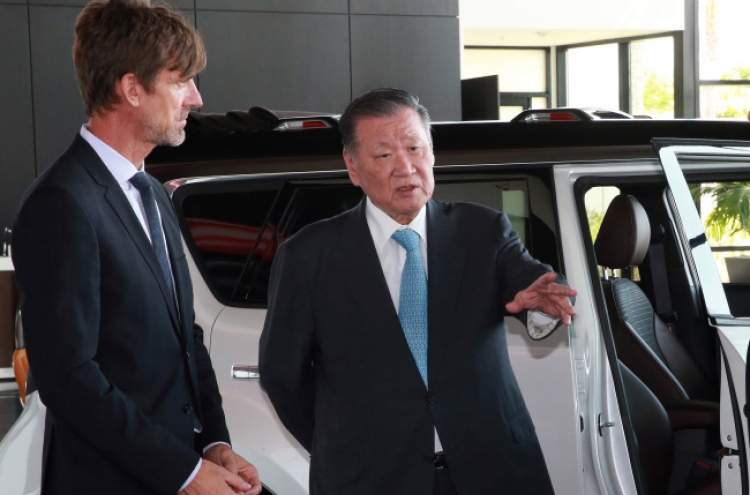 [Photo News] Hyundai Chief visits US design center