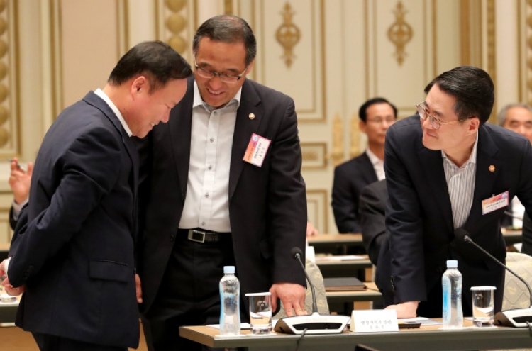 Political tension rises after Park's veto