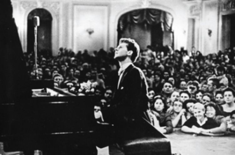 How pianist Van Cliburn captured Russian hearts