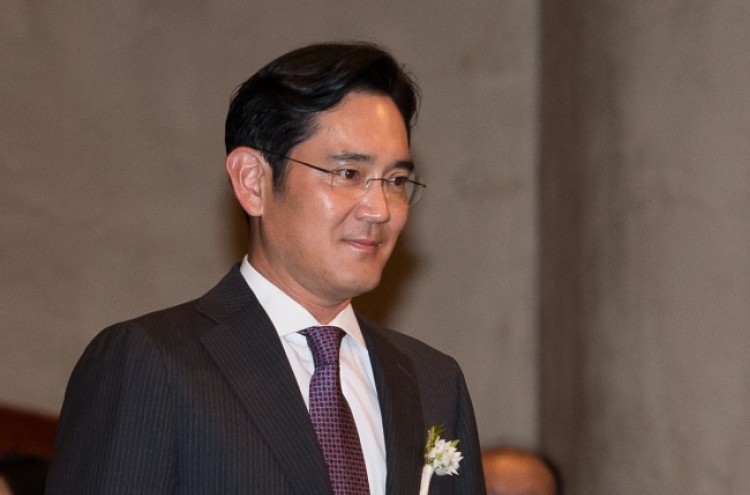 Note  fallout overshadows Samsung heir’s boardroom debut