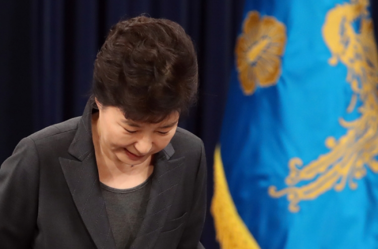 Park says she will accept prosecutorial probe over Choi scandal