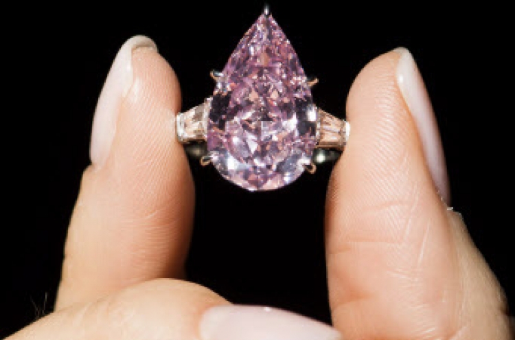 Pink diamond steals show at Geneva auction, fetches $18m