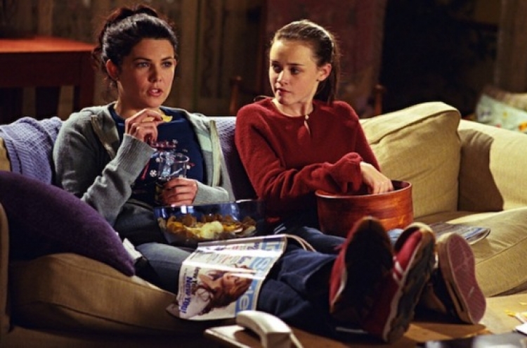 Fast-talking 'Gilmore Girls' returns; mad binging forecast