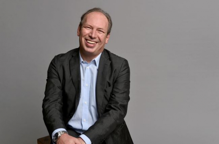 Hans Zimmer channels his inner rock star for upcoming tour