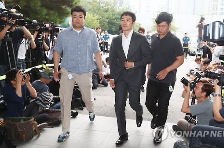 '엄태웅 성매매 몰카있다'…재판에 엄씨 증인 채택