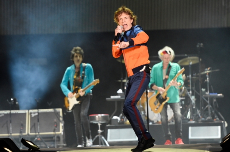 Stones roll back the years with chart-topping album