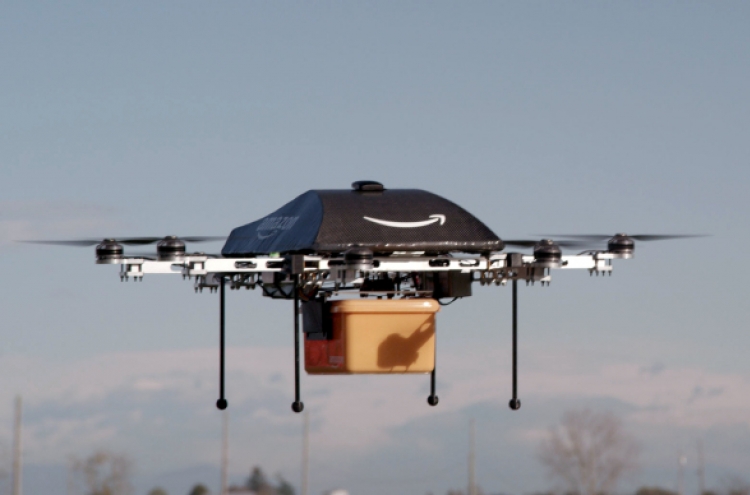 [Newsmaker] Amazon makes first drone delivery