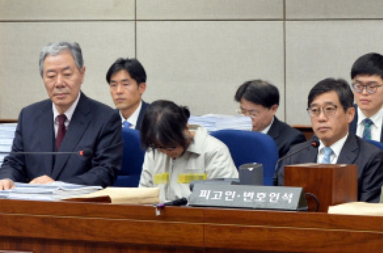 Park aide admits to leaking secrets to Choi