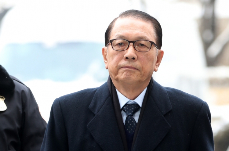 Court holds hearing on arrest warrants for culture minister, former Park aide over artist blacklist