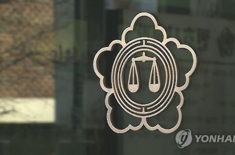 Korean lawyers face widening pay gap