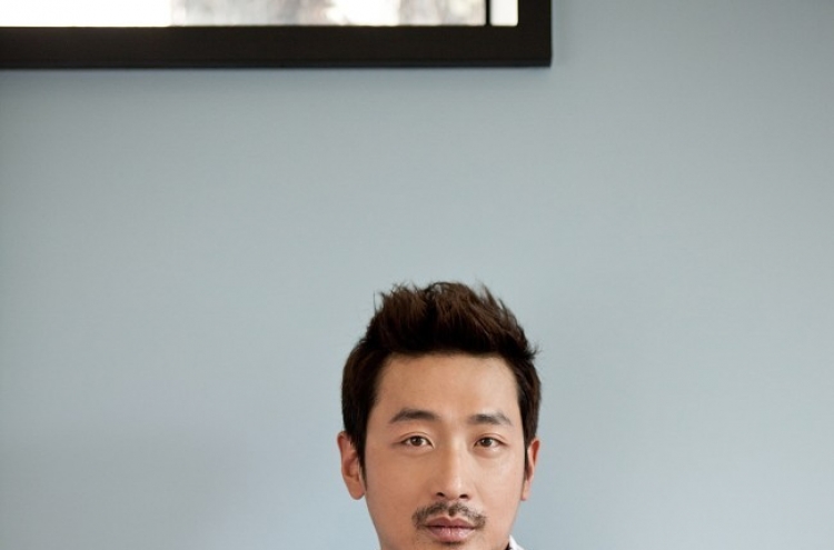 Ha Jung-woo debuts as producer in ‘Single Rider’