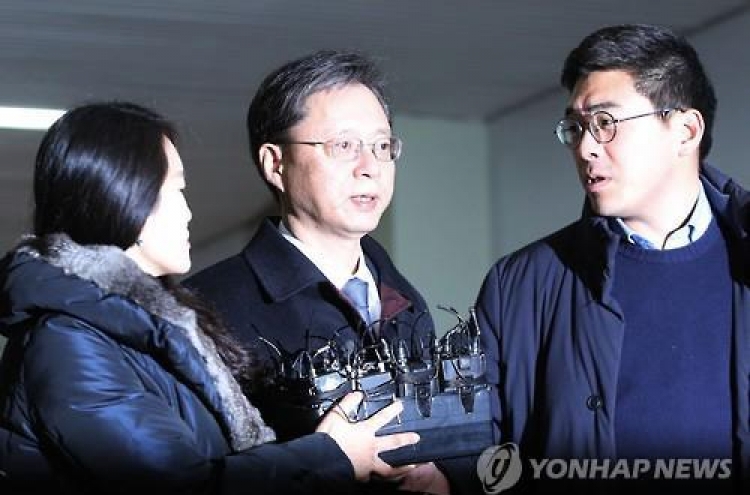 Former top Park aide questioned over corruption allegations