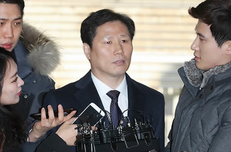 Park’s former aide Ahn Bong-geun questioned