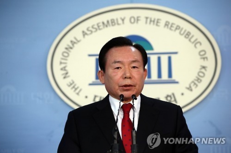 Rightist presidential hopeful warns of consequences if Park impeachment confirmed