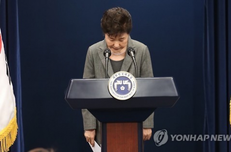 Prosecutors to indict up to 15 Tuesday as they wrap up probe into Park scandal