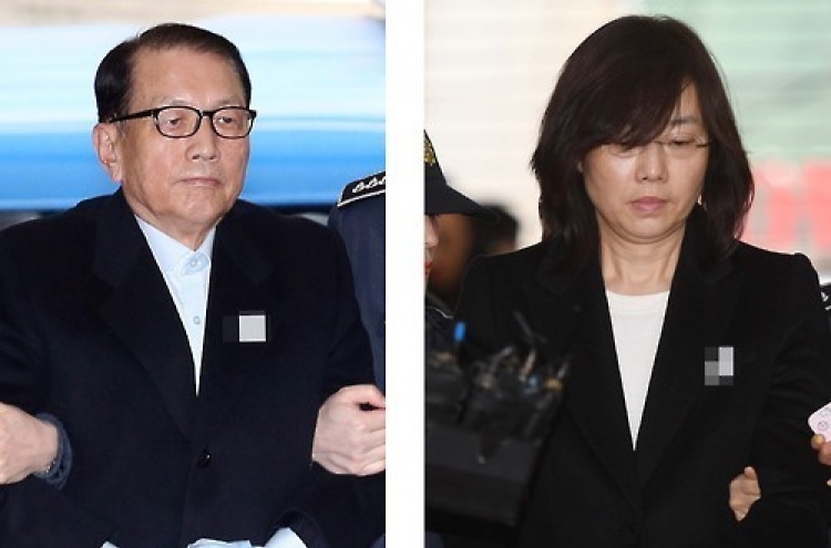 Court starts trial of former Park aides over artist blacklist