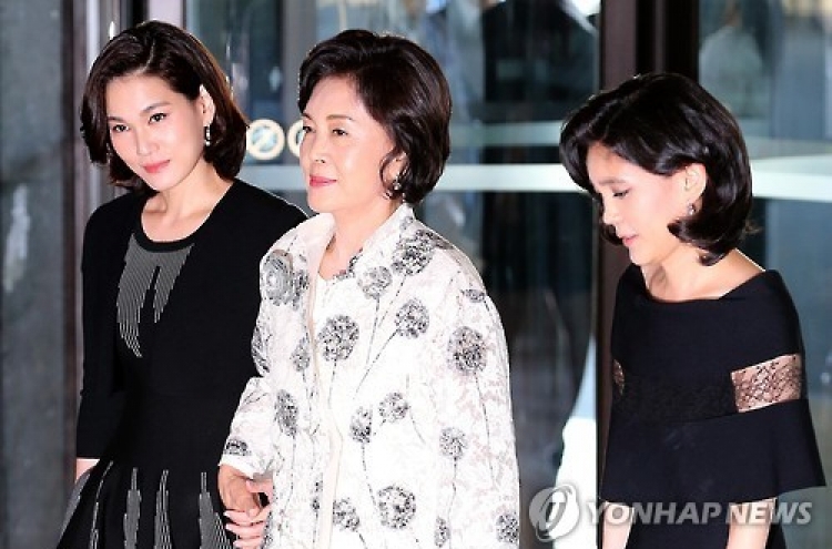 Samsung chairman’s wife emerges as key person in succession scenario