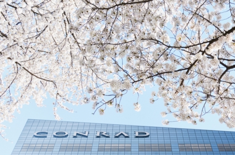 Luxury hotels offer spring packages that fete cherry blossoms