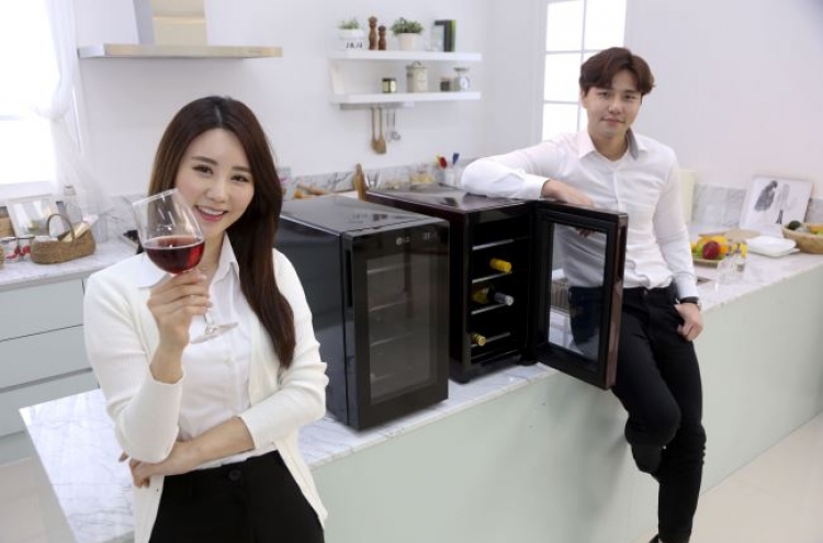 Smaller wine cellar, garment steamer grow more popular in Korea